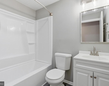 1725 Henry Avenue - Photo Thumbnail 10