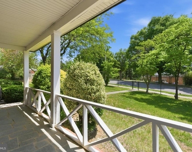 1725 Henry Avenue - Photo Thumbnail 15