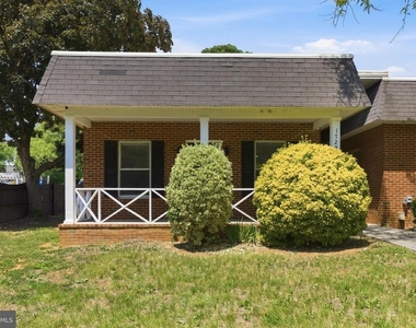 1725 Henry Avenue - Photo Thumbnail 18