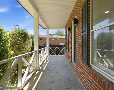 1725 Henry Avenue - Photo Thumbnail 16