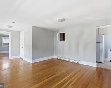 142 N Washington Street - Photo Thumbnail 5