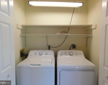 2926 Packer Street - Photo Thumbnail 7