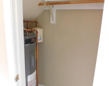 2926 Packer Street - Photo Thumbnail 4