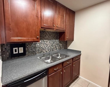 100 Wild Oak Lane - Photo Thumbnail 4