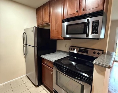 100 Wild Oak Lane - Photo Thumbnail 5