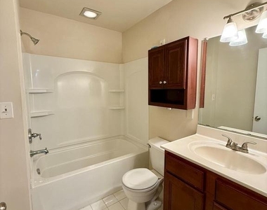 100 Wild Oak Lane - Photo Thumbnail 8