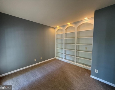 10500 Westfield Lane - Photo Thumbnail 8
