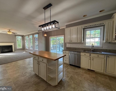 10500 Westfield Lane - Photo Thumbnail 15
