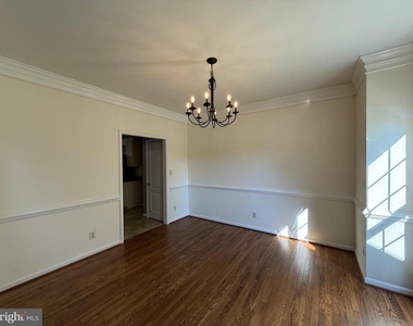 10500 Westfield Lane - Photo Thumbnail 5