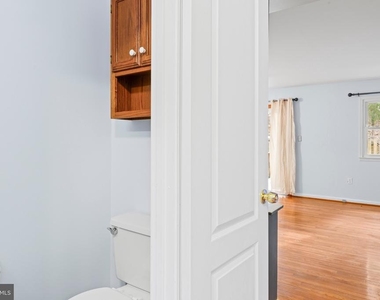 2053 Mayflower Drive - Photo Thumbnail 16