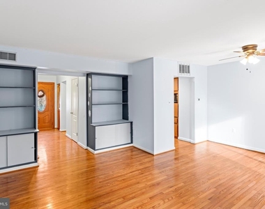 2053 Mayflower Drive - Photo Thumbnail 4