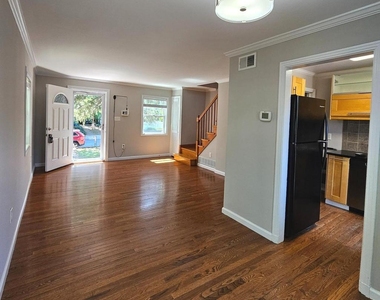 2214 Arlington Terrace - Photo Thumbnail 8