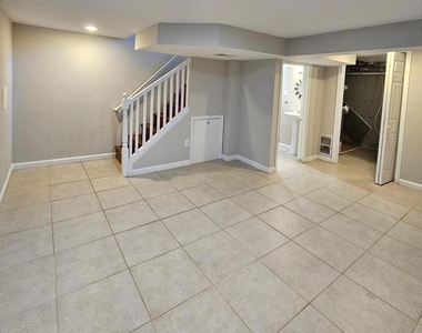 2214 Arlington Terrace - Photo Thumbnail 24
