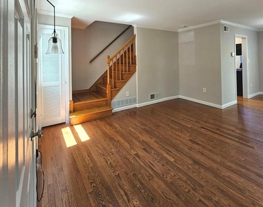 2214 Arlington Terrace - Photo Thumbnail 3