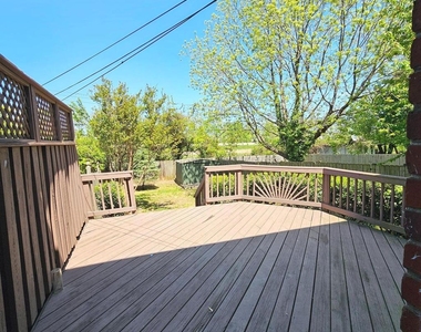 2214 Arlington Terrace - Photo Thumbnail 2