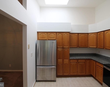 7509 Ashby Lane - Photo Thumbnail 11