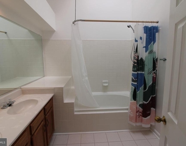 7509 Ashby Lane - Photo Thumbnail 5
