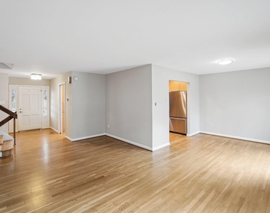 1710 Palm Springs Drive - Photo Thumbnail 2