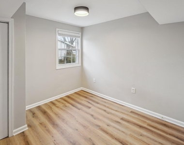1710 Palm Springs Drive - Photo Thumbnail 6