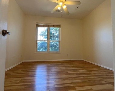 1521 Spring Gate Drive - Photo Thumbnail 7