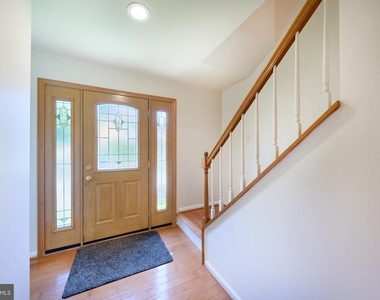 8508 Silverdale Road - Photo Thumbnail 4