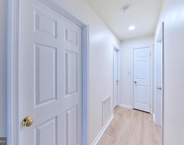 8508 Silverdale Road - Photo Thumbnail 31