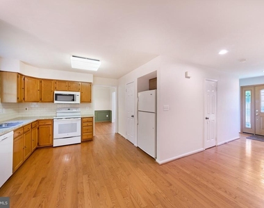 8508 Silverdale Road - Photo Thumbnail 22