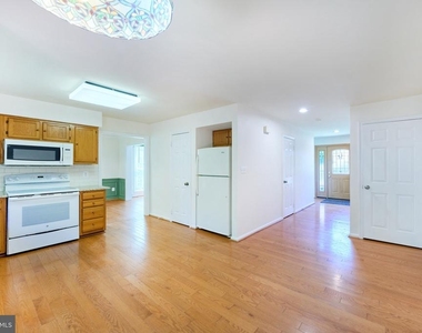 8508 Silverdale Road - Photo Thumbnail 18