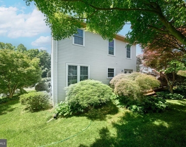 8508 Silverdale Road - Photo Thumbnail 51