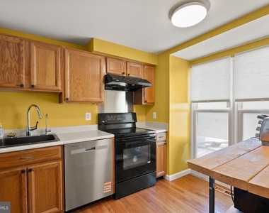 11243 Silentwood Lane - Photo Thumbnail 2