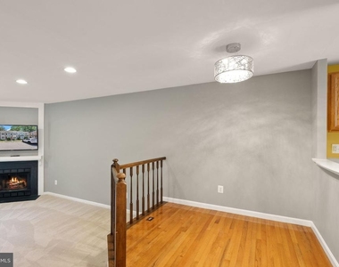 11243 Silentwood Lane - Photo Thumbnail 6