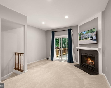 11243 Silentwood Lane - Photo Thumbnail 10
