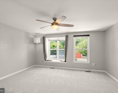 11243 Silentwood Lane - Photo Thumbnail 15