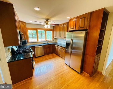 7115 Warbler Lane - Photo Thumbnail 20