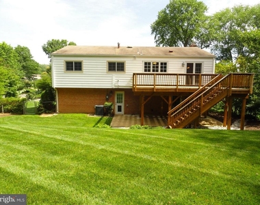 7115 Warbler Lane - Photo Thumbnail 7