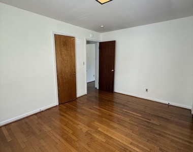 1316 Stafford Avenue - Photo Thumbnail 10