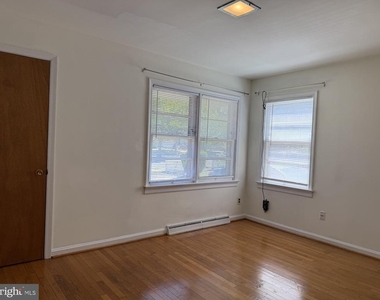 1316 Stafford Avenue - Photo Thumbnail 9