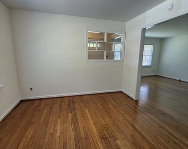1316 Stafford Avenue - Photo Thumbnail 5