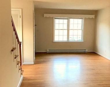 1214 William Street - Photo Thumbnail 3