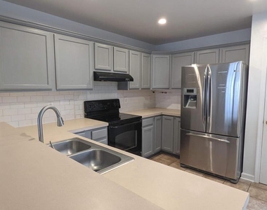 829 Gallows Court - Photo Thumbnail 2