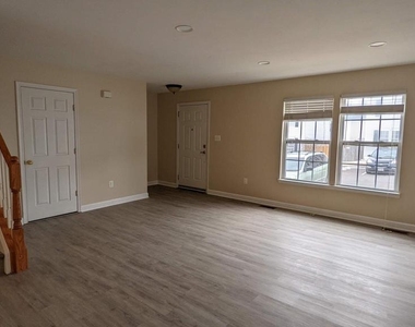 829 Gallows Court - Photo Thumbnail 10