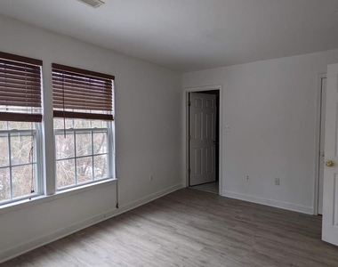 829 Gallows Court - Photo Thumbnail 16