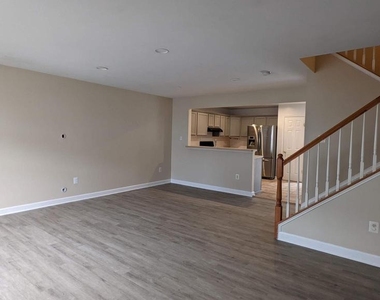 829 Gallows Court - Photo Thumbnail 4