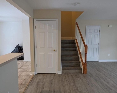 829 Gallows Court - Photo Thumbnail 9