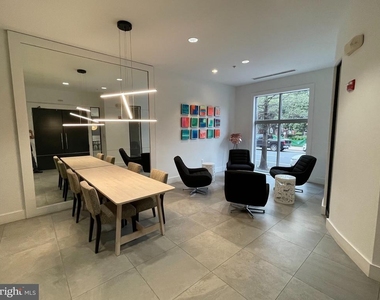 1800 Wilson Blvd - Photo Thumbnail 12