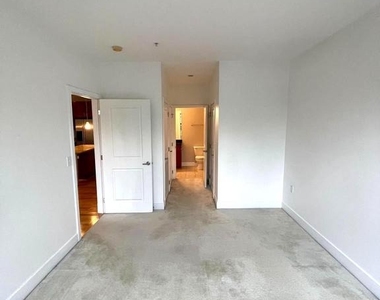 1800 Wilson Blvd - Photo Thumbnail 6