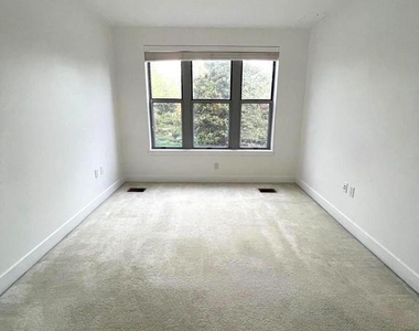 1800 Wilson Blvd - Photo Thumbnail 5