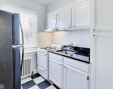 1726 N Quinn Street - Photo Thumbnail 5