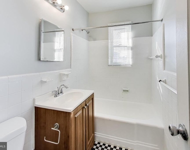 1726 N Quinn Street - Photo Thumbnail 12