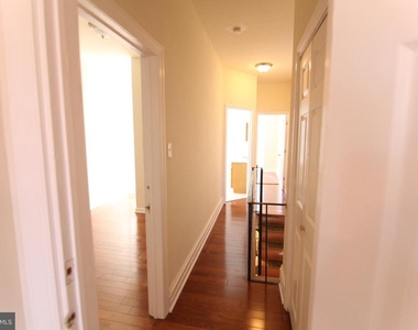 1530 Fontain Street - Photo Thumbnail 9